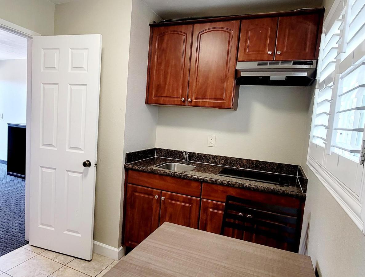 Beachwalker Inn & Suites Pismo Beach Bagian luar foto