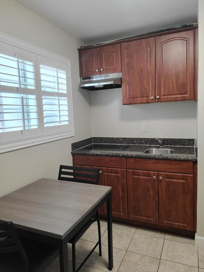 Beachwalker Inn & Suites Pismo Beach Bagian luar foto